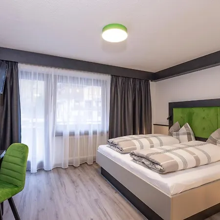 Sieglinde Color Nocleg ze śniadaniem *